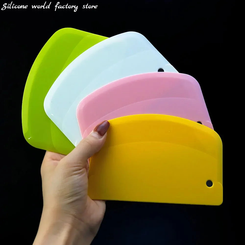 5-Piece Plastic Cake Scraper Set for Baking and Dough Cutting