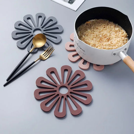 Flower Shape Kitchen Pot Mat - Heat Resistant Coaster & Hot Pad Holder